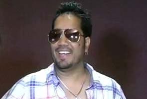 Singer Mika Singh arrested, released on bail at Mumbai airport