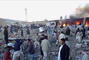 Bomb rips through market near Quetta in Pakistan, police say 79 killed