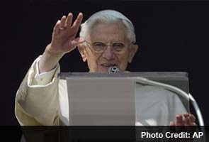 Pope, near abdication, says pray 'for me and next pope'