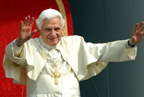 Clock runs down on Pope Benedict XVI's historic resignation