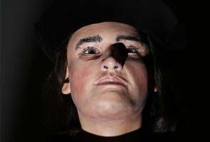 Face of Richard III, England's 'king in the car park', revealed