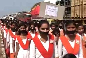 School children hold silent protests over Bhandara rapes