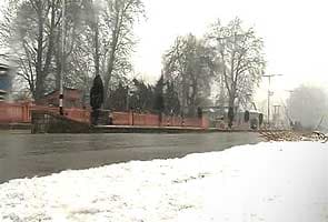 Srinagar-Jammu highway closed following landslides, snowfall