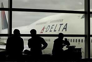 US airlines to halt Northeast flights, 3400 cancelled