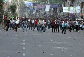 Clashes, blasts mark Bangladesh opposition protest