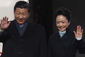 China's glamorous new first lady an instant internet hit