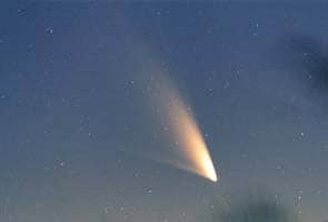 Comet making closest approach ever of Earth 
