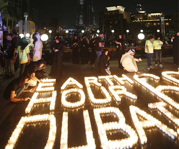 World landmarks go dark for Earth Hour