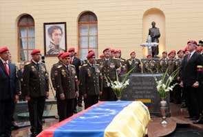 Hugo Chavez buried after final tour of Caracas