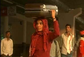 Mother of three becomes first woman porter in Rajasthan