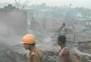 700 shanties gutted in fire