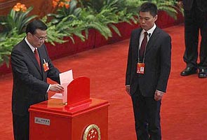 China picks Li Keqiang as new premier