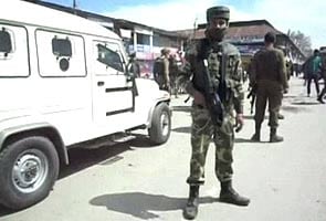 Militants attack police party in Jammu and Kashmir, one civilian killed