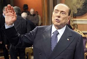 Silvio Berlusconi trial hearing suspended over eye infection 
