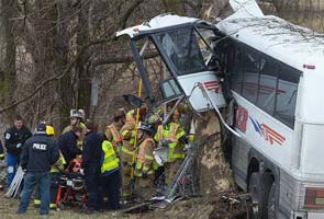 US college lacrosse team's bus crashes, killing 2 