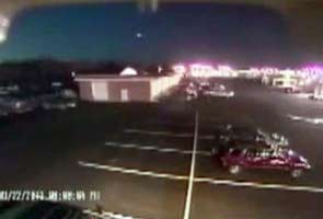 Meteor lights up night sky over eastern United States