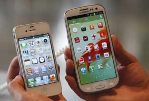 Samsung-Apple lawsuit penalty of 1 billion dollar slashed in half