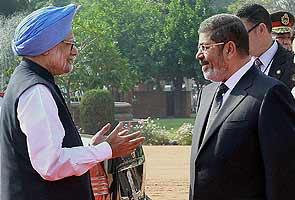 India, Egypt ink seven pacts after PM holds talks with Mohamed Morsi