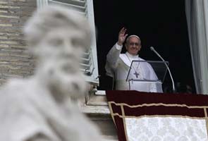 At Mass in Vatican parish, Pope Francis says don't condemn others