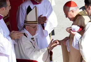 Pope celebrates Mass to inaugurate his reign amid hope for change