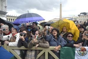 In Vatican, smoke-spotters at the ready for a new pope