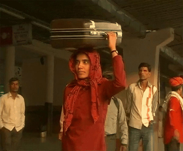 Meet Manju, Rajasthan's first woman 'coolie'