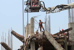 Fire breaks out in wreckage of collapsed factory building in Bangladesh