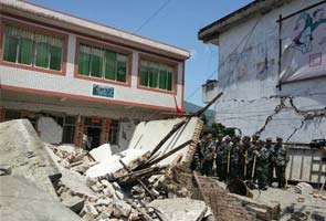 Strong quake jolts China's Sichuan, killing 156