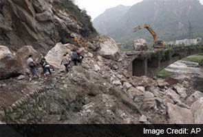 China rushes aid to earthquake victims