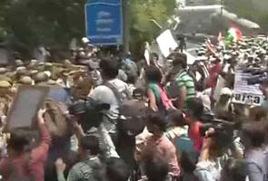 Outrage over five-year-old girl's rape in Delhi, protesters try to break barricades