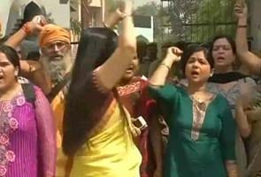 Delhi rape: BJP women activists protest outside Sonia Gandhi's residence, detained