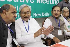 Nitish Kumar to meet BJP chief Rajnath Singh tonight amid talk of impending split