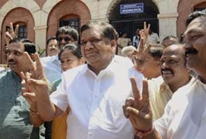 Scorching sun makes contestants campaign for Karnataka Assembly elections in cooler hours