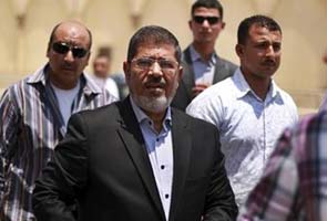 Egypt President Mohamed Morsi arrives in Khartoum for 'historic' visit