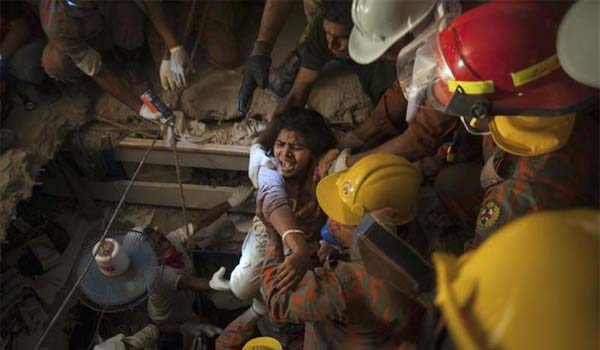 Bangladesh building collapse: Owner arrested as toll reaches 372