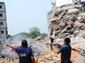 Bangladesh building collapse: toll crosses 300, garment workers protest