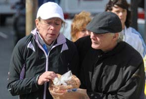 After Boston Marathon blasts horror, citizens extend kindness to runners