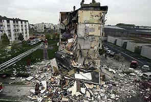 Building collapses in northern France, three dead