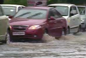 Rains lash several parts of Himachal Pradesh, mercury falls