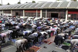 French Muslims look to science to determine start of Ramadan