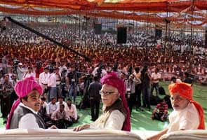 BJP's turf war: LK Advani backs Nitin Gadkari over Narendra Modi, say sources