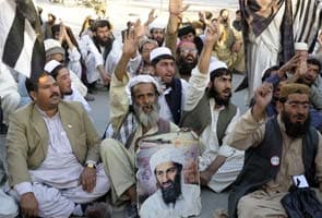 Hundreds in Pakistan pay tribute to Osama bin Laden