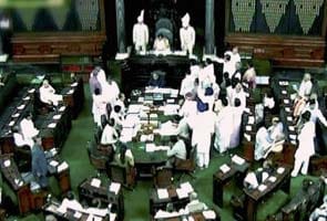 Parliament paralysed again, opposition for PM's resignation 