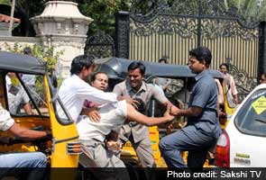 Pictures show actor Ram Charan Teja's bodyguards beating two men at crossing