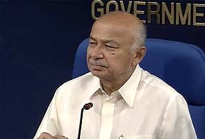 Sushil Kumar Shinde for fast track courts for jailed Muslim youths