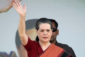 Administration has collapsed in Karnataka, says Sonia Gandhi