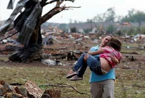 US tornado victims recount horror, race to survive