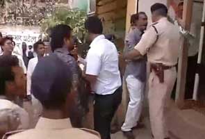 Congress workers call bandh, protest Naxal attack on party leaders