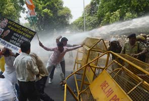 Congress workers protests against BJP attack on PM