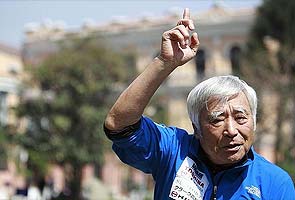 Japanese octogenarian Yuichiro Miura becomes oldest to scale Mount Everest